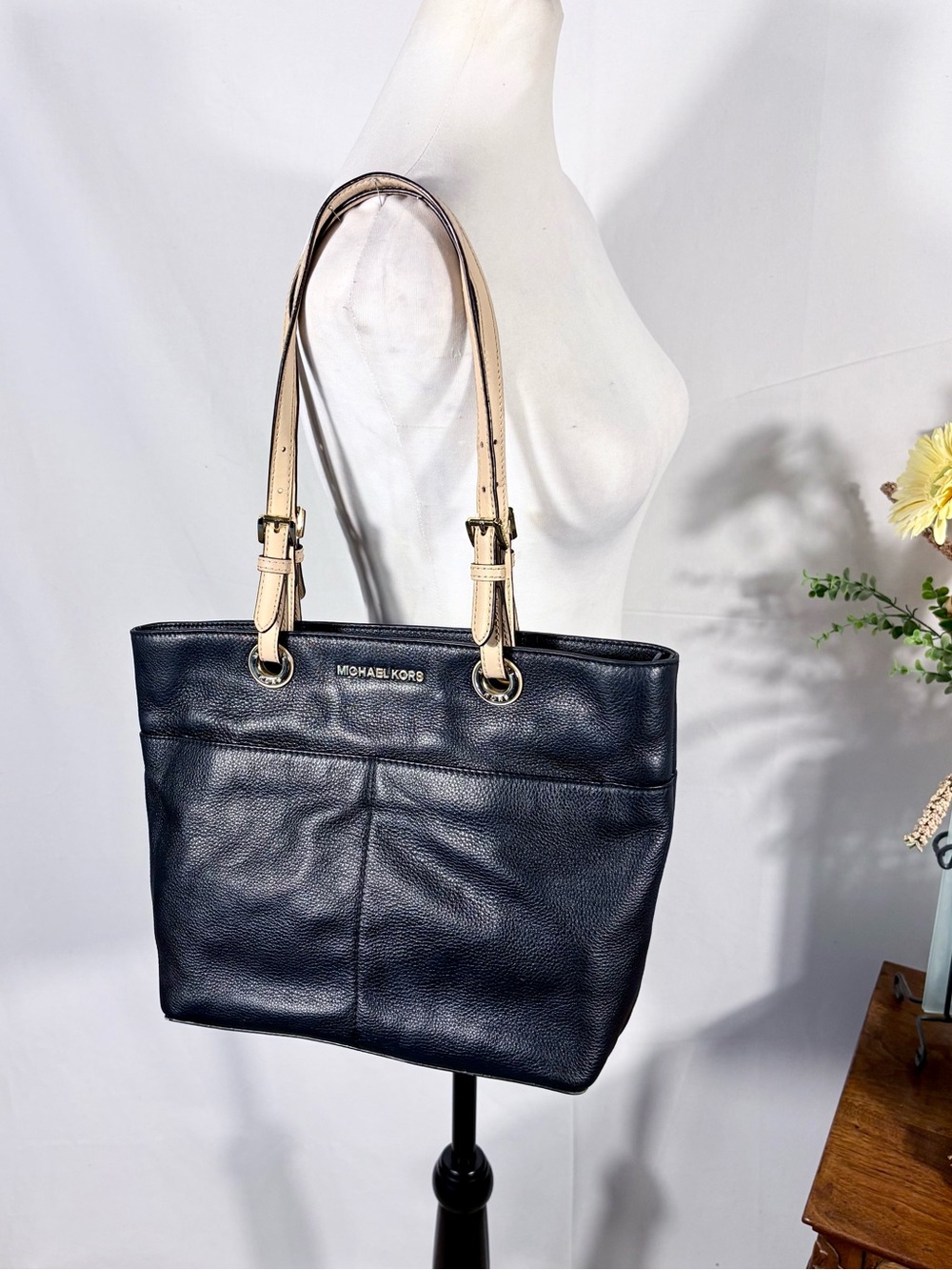 Michael Kors Bedford Pebbled Leather Tote Bag Black Tan Leather Straps💕